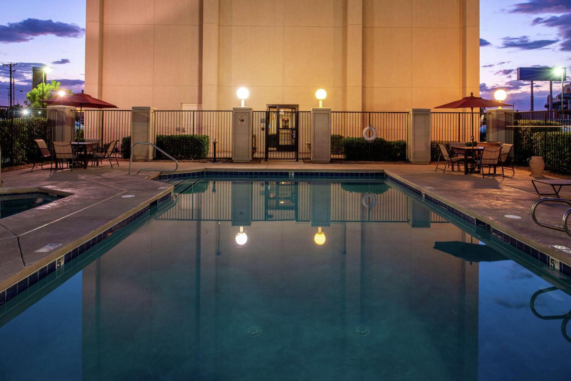 Hampton Inn Albuquerque - University/Midtown Exterior foto
